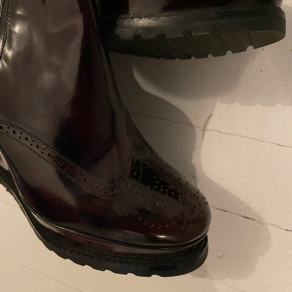 Michael Kors platforms. Gorgeous detailing in the front. - Picture 3 of 4